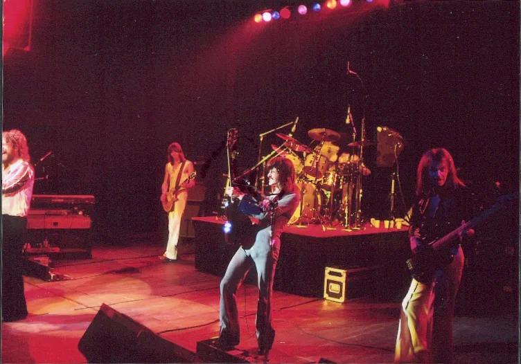 Waterbury, CT · 1976-12-17