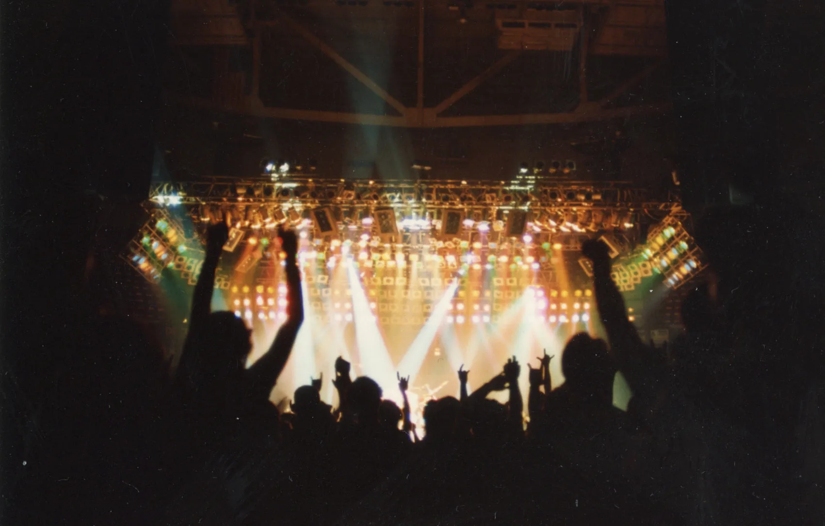 Hamilton, ON · 1988-12-07